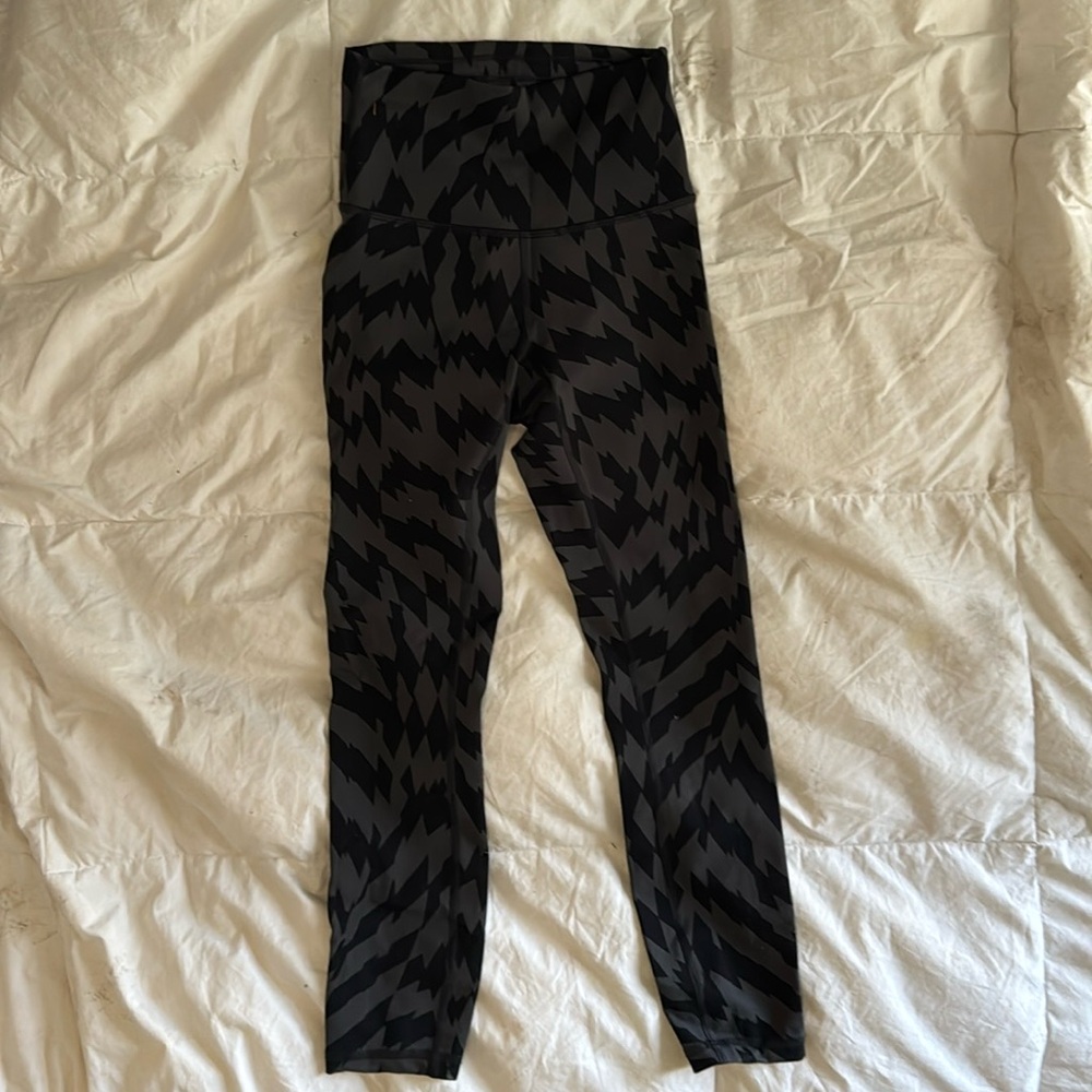 Lululemon Wunder train HR leggings Size 2